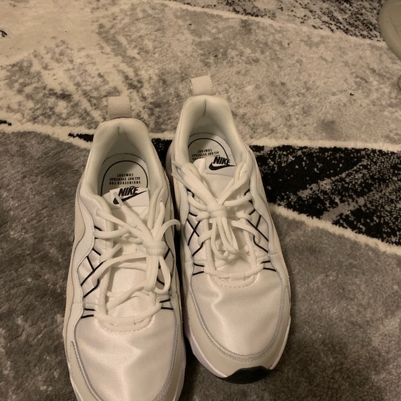 Nikes for women (new) - Picture 5 of 5